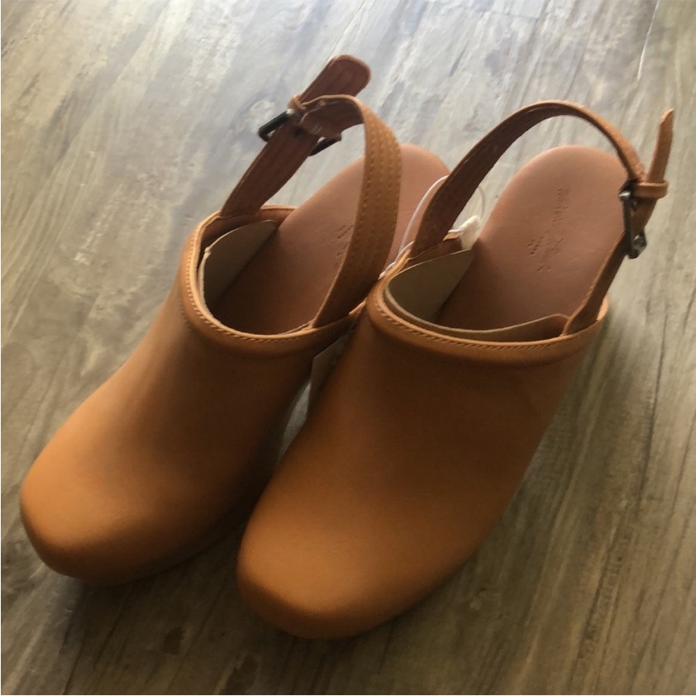 A New Day Clog - Picture 2 of 4